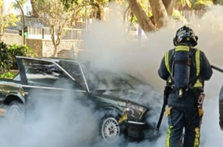 Intervienen en el incendio de un vehículo en Santa Cruz de Tenerife