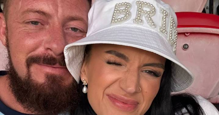 Oasis-loving newlyweds headed to Wembley after saying 'I do' in 15
