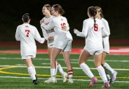 Dominant Snohomish girls soccer team tackles cancer