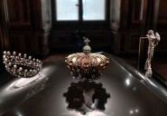Macron promete recuperación de joyas robadas del Louvre