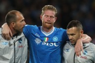 Pasó de todo. De Bruyne se desgarró al patear un penal y después Lautaro Martínez se insultó con Conte