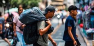 Calculan que la pobreza cayó al 30,7% en los últimos seis meses por una mayor suba de los ingresos