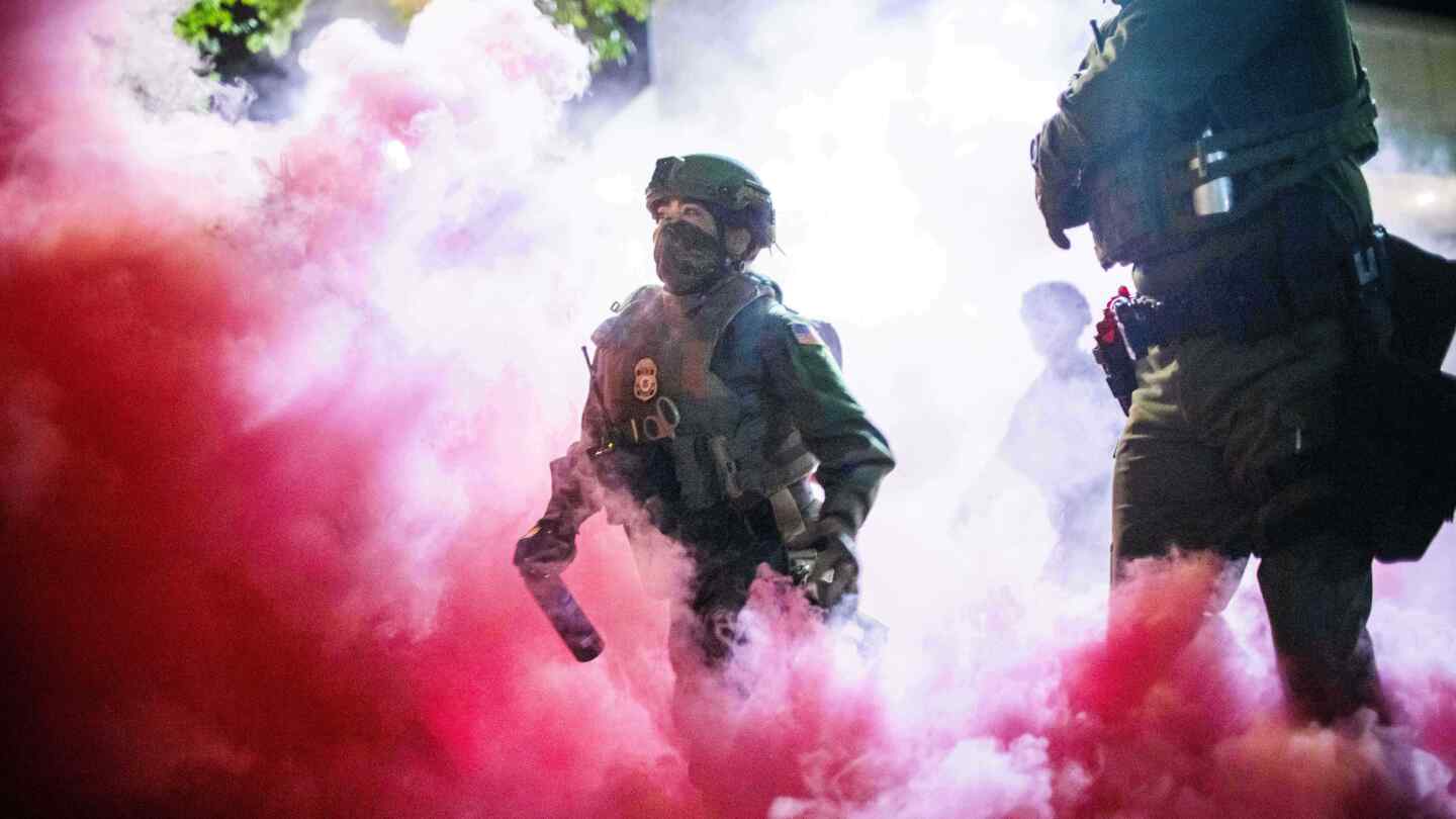 Judge clarifies ruling, temporarily blocks Trump from deploying Calif. National Guard to Oregon