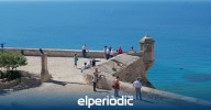 Pánico en los accesos al Castillo de Santa Bárbara de Alicante: un joven armado con una pistola siembra el terror
