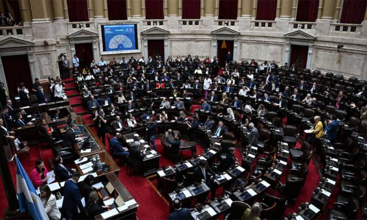 Diputados aprobó la ley que restringe el uso de los DNU