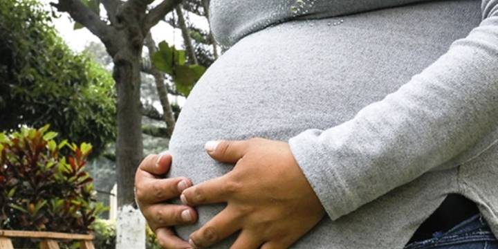 Alarma en Bogotá por el aumento de embarazos adolescentes en colegios oficiales, subieron 51% en seis meses