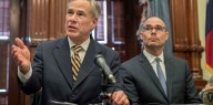 Qué implicaciones tiene la postura de Greg Abbott sobre las armas de fuego para los ciudadanos de Texas