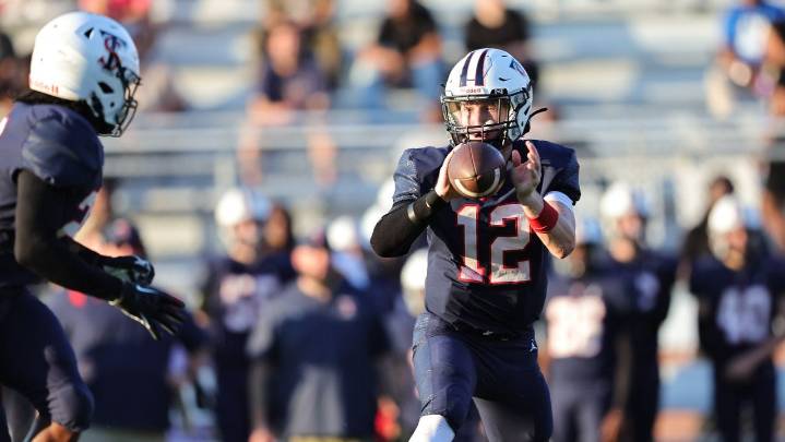 Fans' Choice: Vote for your Midseason Offensive Player of the Year