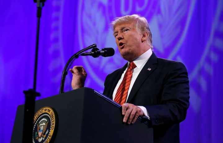Trump rompe la negociación con Canadá por un anuncio de Ontario con declaraciones de Reagan