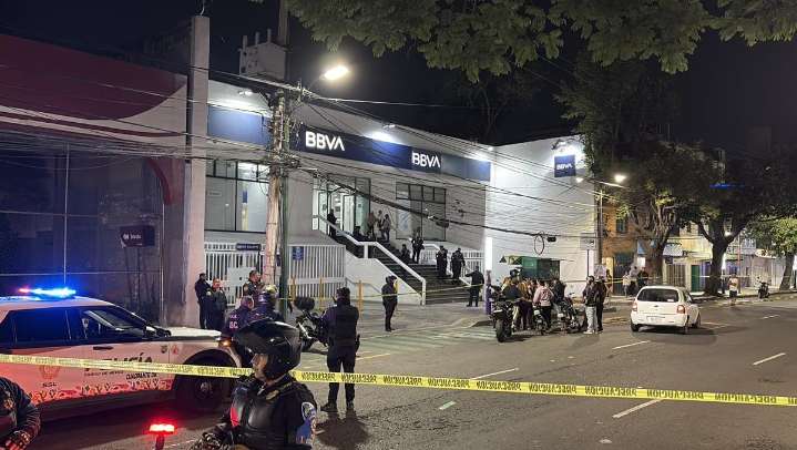 Hombre acude a banco en la Peralvillo, CdMx, para retirar efectivo y es asesinado a balazos po...