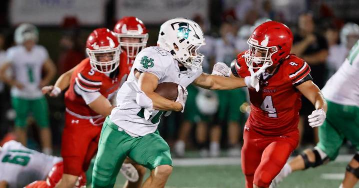 Suburban Life football notebook: Junior D-ends John Breton, Tommy Riordan big part of Hinsdale Central’s rise – Shaw Local