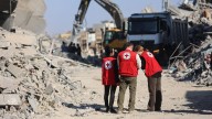 Un equipo egipcio entra en Gaza para ayudar a buscar cadáveres de rehenes