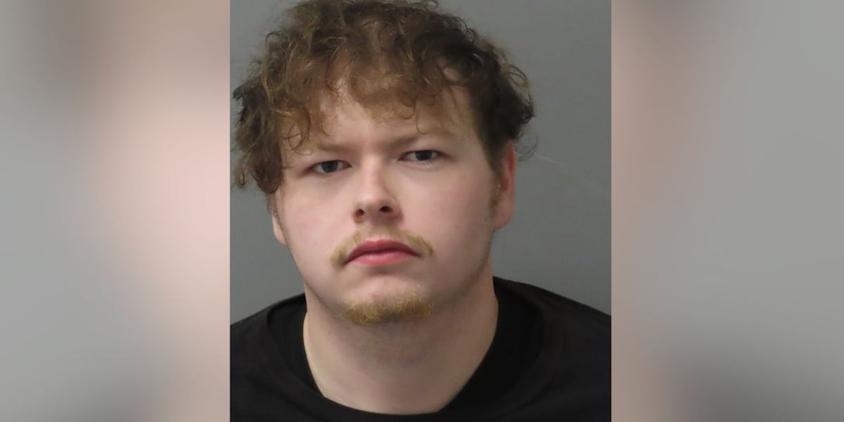 Food delivery driver accused of shooting blow darts at people in St. Louis