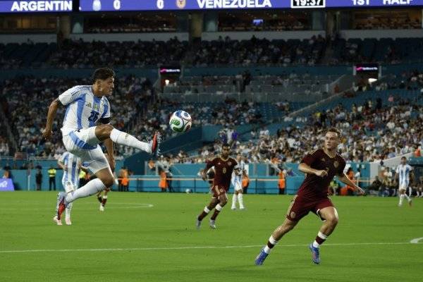 Con Messi de suplente, la Selección argentina enfrenta a su par de Puerto Rico en Miami