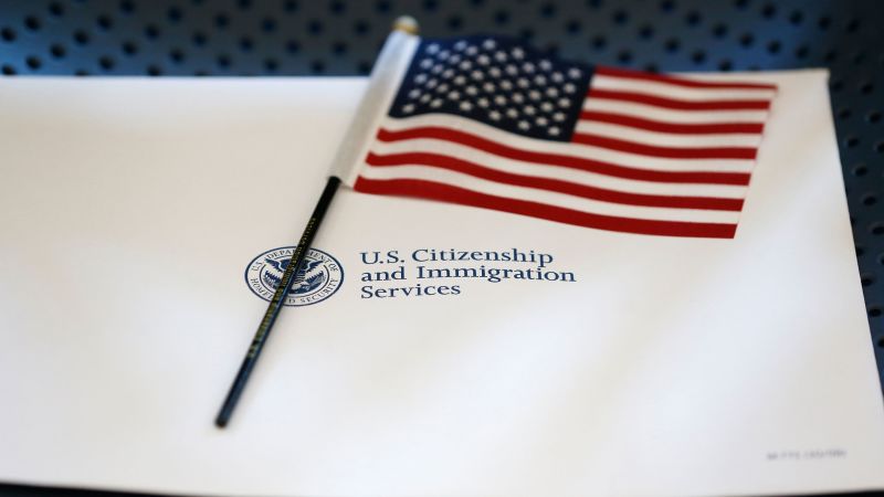 Federal judge halts asylum application fee