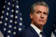 Luego de criticar a demócratas por su política transgénero, Newsom veta una medida de salud clave