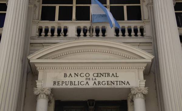 El Gobierno tiene que pagar al FMI US$ 850 millones y solo tiene US$ 84 millones de saldo