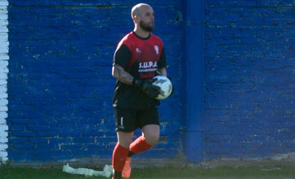 Ezequiel Alonso recibió la peor noticia: tiene la rodilla rota y hasta 2026 no atajará