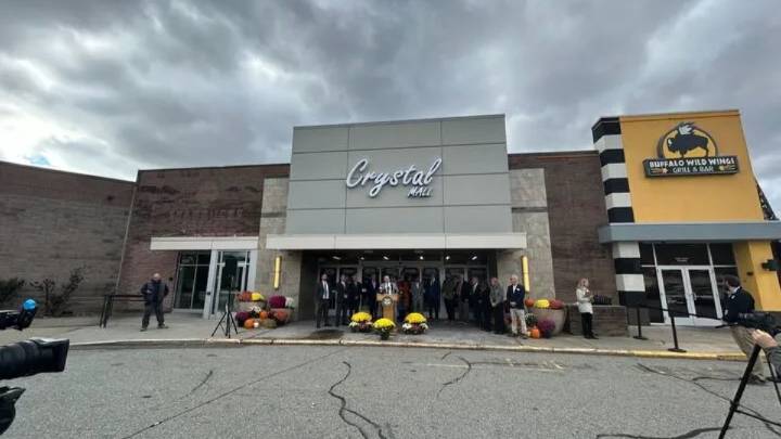 Crystal Mall to shutter, convert to space for General Dynamics Electric Boat