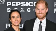 Meghan Markle reapareció en Nueva York con un traje reciclado luego de las críticas por su video en París
