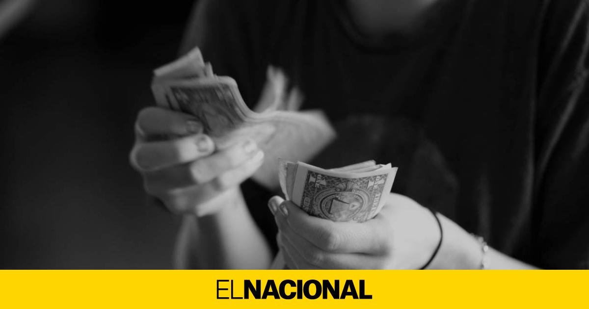 ¿Efectivo o tarjeta? La prensa conservadora ya ni pregunta porque tiene claro cómo paga el PSOE