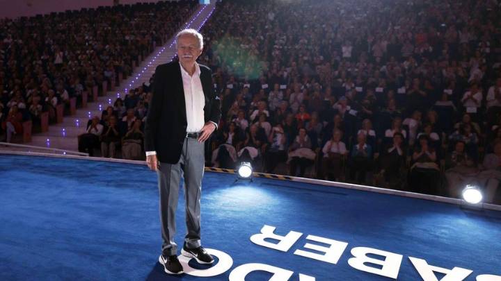Eduardo Mendoza, premio "Princesa" de las Letras, con sus lectores en Oviedo: “No hay mejor trabajo que escribir, siempre que luego alguien lo compre, claro”