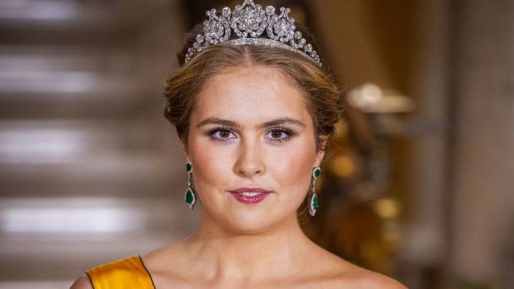 Princess Catharina-Amalia dazzles in 'showstopping' £7.6k ballgown