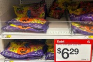 US retailers discounting Hershey sweets to boost key Halloween sales
