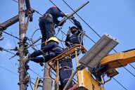 Recuperan en Cuba circuitos eléctricos tras oscilación de carga