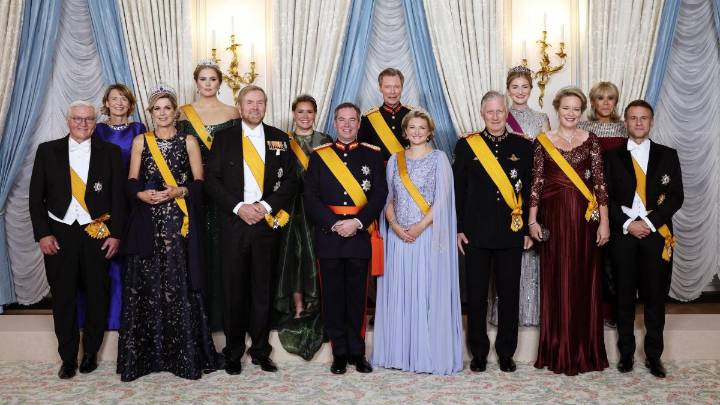 Amalia de Holanda y Elisabeth de Bélgica brillan en la cena de gala de Guillermo y Estefanía