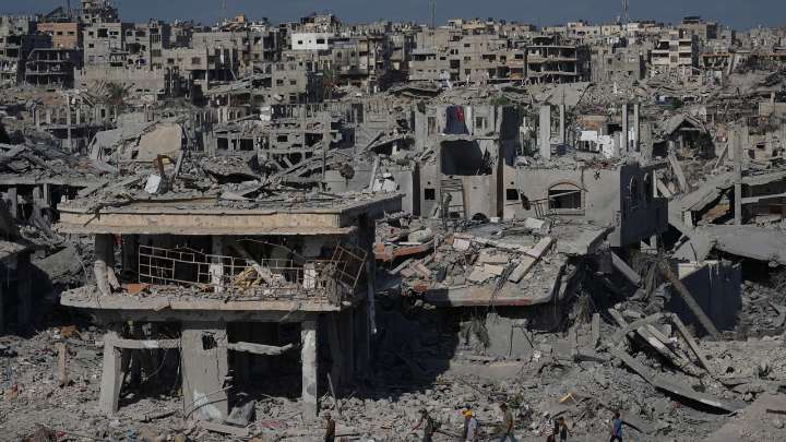 Gazans return to ruins as aid groups prepare deliveries
