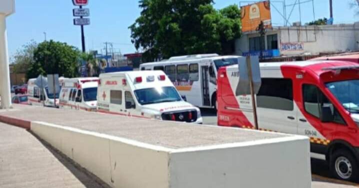 Falta de camillas retrasa ambulancias en el IMSS de Ciudad Obregón