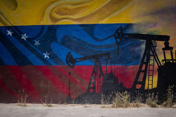 Producción petrolera venezolana mantiene crecimiento y llega a 1.105.000 barriles diarios