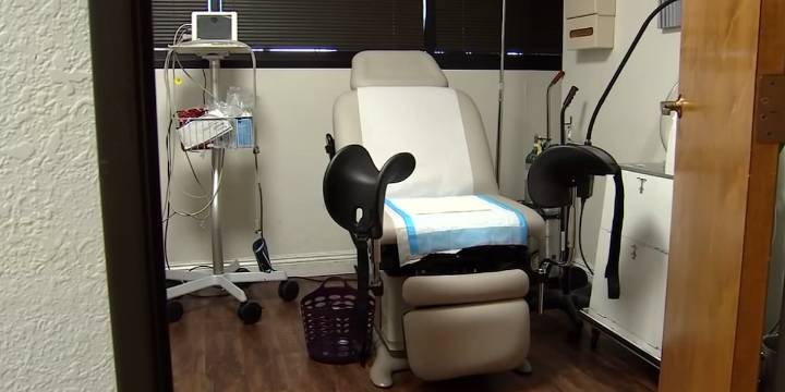 Planned Parenthood Halts Medicaid Services in Arizona