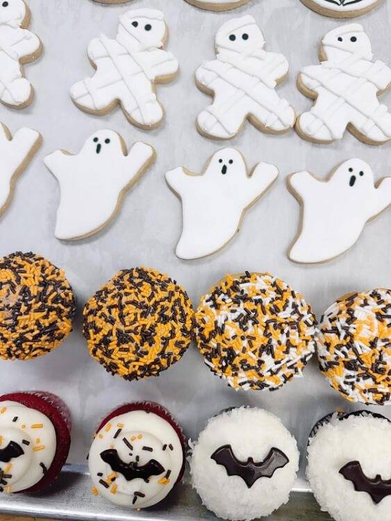 Joan’s on Third Welcomes Fall With Pumpkin Bread, Festive Cupcakes, and Seasonal Specials