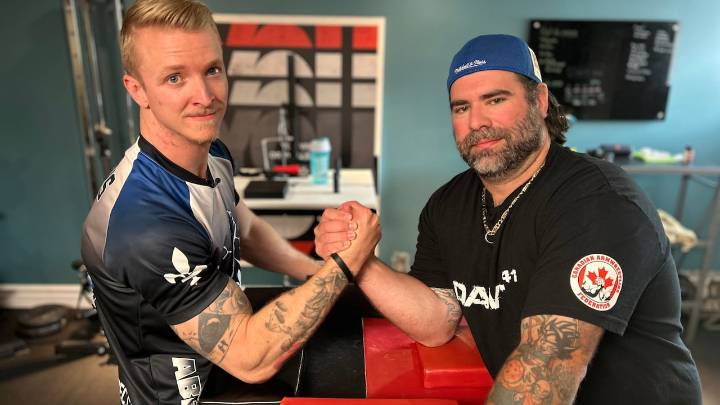 Ever heard of an arm wrestling federation? These 2 are training for the first