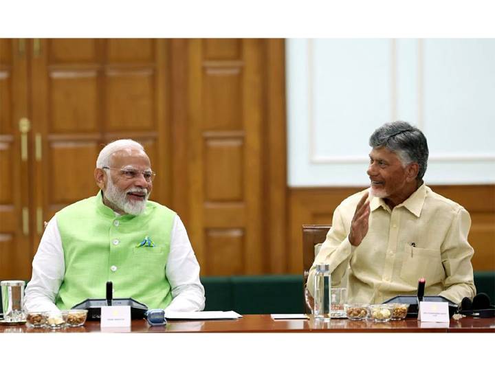 PM Modi congratulates Naidu on completing 15 yrs as Andhra CM