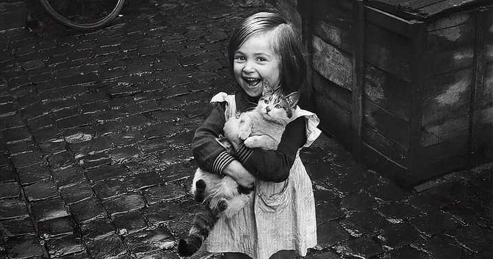 29 Of The Most Interesting Images Picked By “The Decisive Moments Magazine” (New Pics)