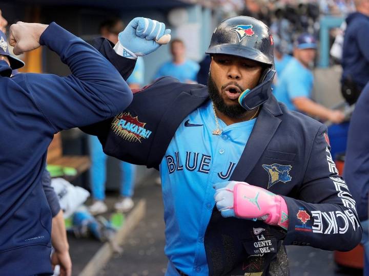 Blue Jays make World Series history with Game 5 home runs