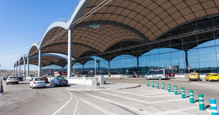 Major holiday airport popular with Brits shuts immediately with travel chaos fears