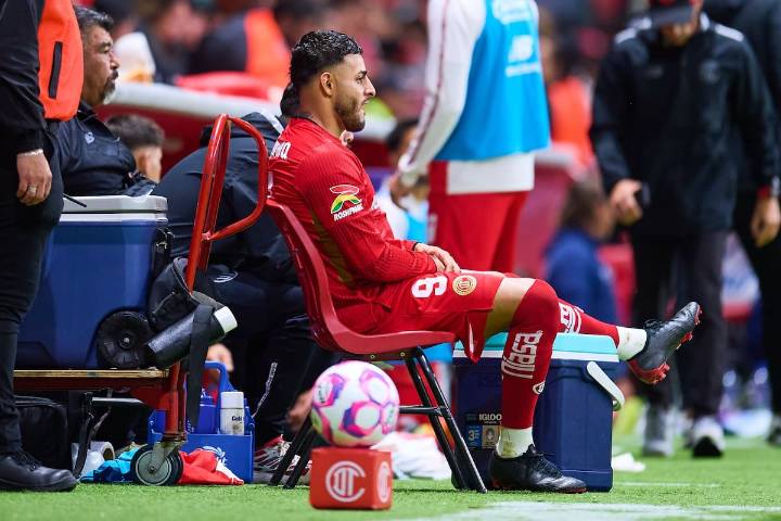 Alexis Vega fuera de las canchas por lesión; Toluca revela diagnóstico de cara a la Liguilla