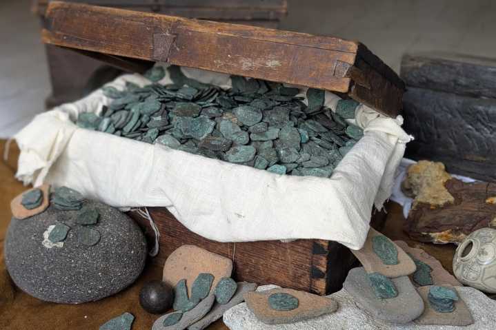 Descubren un millón de dólares en monedas de oro en un naufragio español frente a costa de Florida