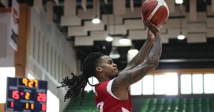 "We love to shoot 3s": Hoosiers ready to fill it up from deep under DeVries