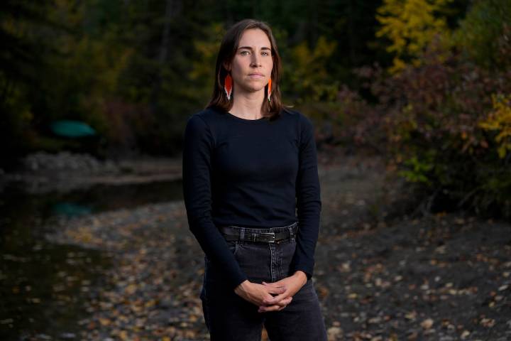 Northern First Nations turn to signing bonuses and other incentives to attract teachers