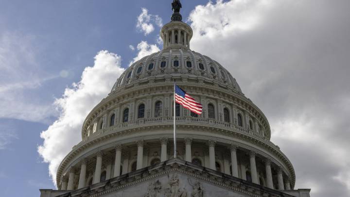 Shutdown is costing U.S. economy $7 billion per month, budget office says