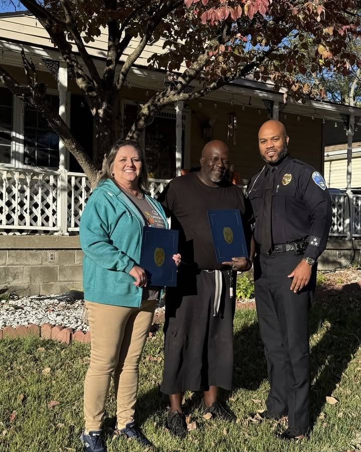 Akron couple honored for helping police capture hit
