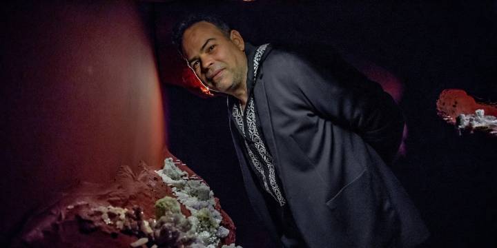 Andrés Paredes, en una exploración poética de la memoria y la transformación