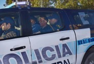 La Policía Federal trasladó a un Fred Machado sonriente, a una delegación en Viedma tras aprobarse su extradición a EE.UU.