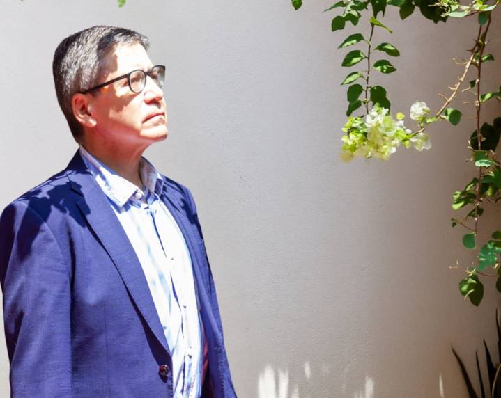 Armando González: “La utopía aún la podemos ver como el afrodisiaco del cambio y esperanza”