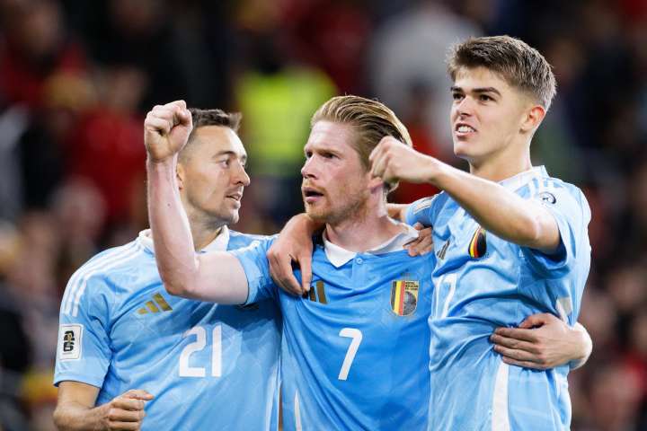 Bélgica acaba con Gales y da un paso de gigante hacia el Mundial